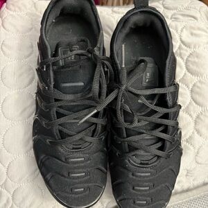 Nike Women's Black Athletic Shoes